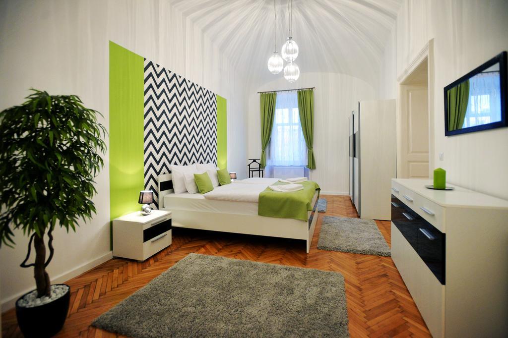 Varkapitany Apartman Eger Exterior photo
